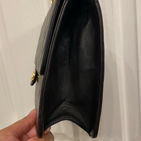 Authentic Chanel Lambskin Quilted Medium Single Flap - Picture 6 of 17